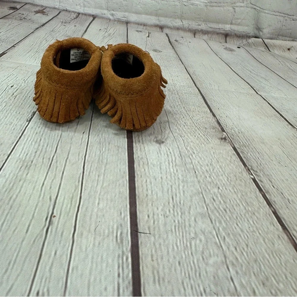 infant minnetonka slip on baby moccasins with fringe size 0 suede leather